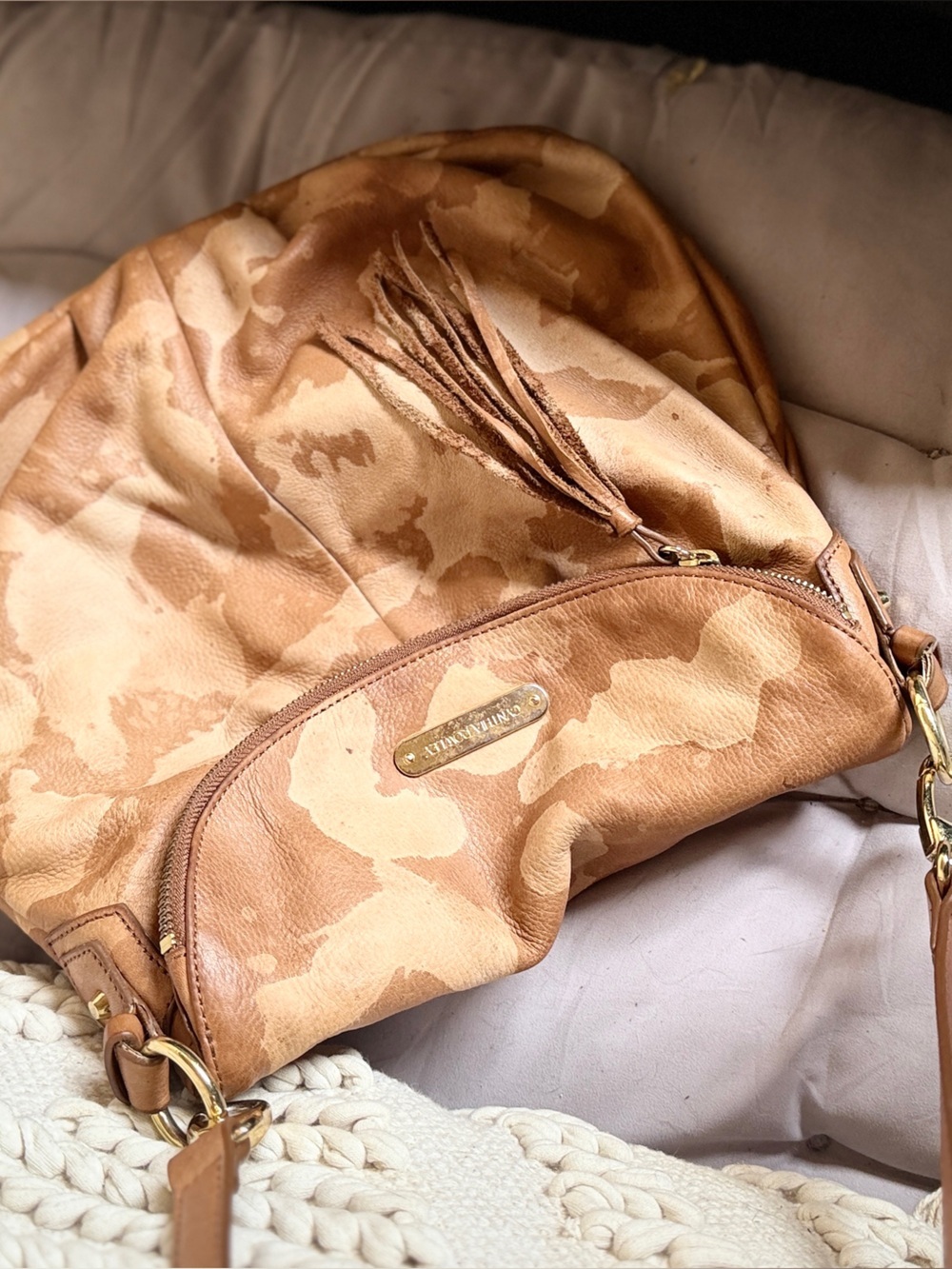 Tan Leather Shoulder Bag with Magnetic Snap - Picture 3 of 9